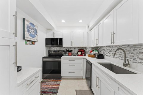 Купить кондоминиум в Палм-Бич, Флорида 3 комнаты, 93.65м2, № 2241832 - фото 4