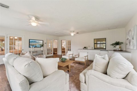 Casa en venta en Orlando, Florida, 3 dormitorios, 192.59 m2 № 2098188 - foto 11