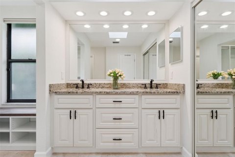 Casa en venta en Orlando, Florida, 3 dormitorios, 192.59 m2 № 2098188 - foto 17