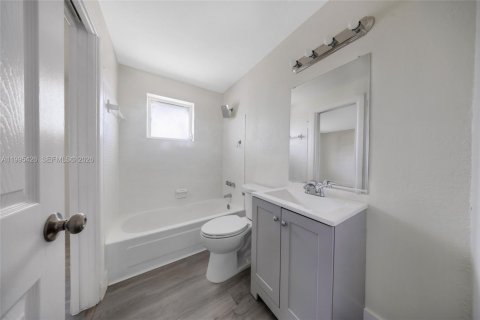 Casa en venta en Pompano Beach, Florida, 3 dormitorios, 123.65 m2 № 2059150 - foto 14