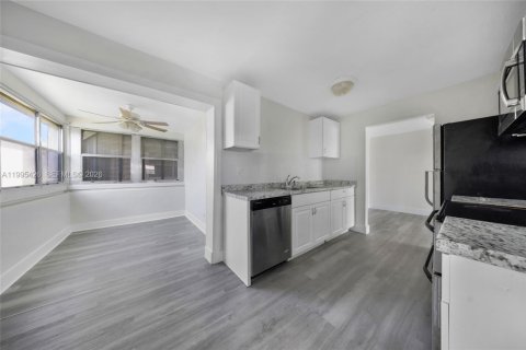 Casa en venta en Pompano Beach, Florida, 3 dormitorios, 123.65 m2 № 2059150 - foto 9