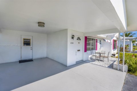 Casa en venta en Pompano Beach, Florida, 3 dormitorios, 123.65 m2 № 2059150 - foto 23