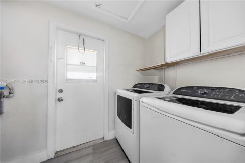 Casa en venta en Pompano Beach, Florida, 3 dormitorios, 123.65 m2 № 2059150 - foto 12