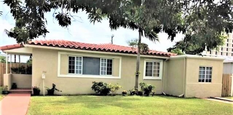 Villa ou maison à North Miami Beach, Floride 3 chambres, 175.77 m2 № 1180279