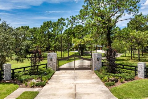 Casa en venta en Apopka, Florida, 3 dormitorios, 192.31 m2 № 2303232 - foto 2