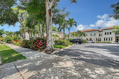 Adosado en venta en Sarasota, Florida, 3 dormitorios, 154.87 m2 № 2220173 - foto 9