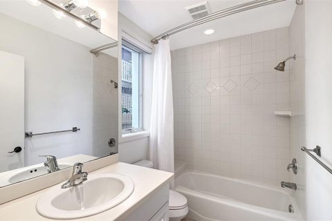 Adosado en venta en Sarasota, Florida, 3 dormitorios, 154.87 m2 № 2220173 - foto 15