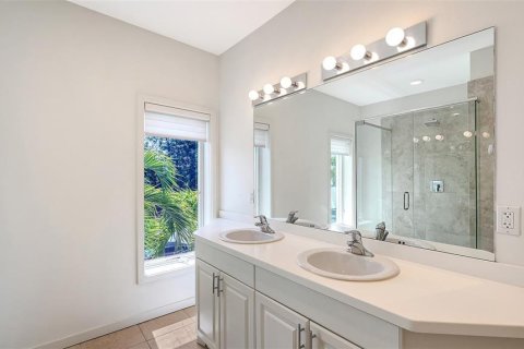 Adosado en venta en Sarasota, Florida, 3 dormitorios, 154.87 m2 № 2220173 - foto 21