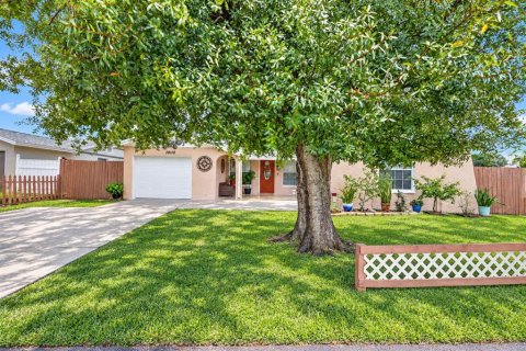 Casa en venta en Tampa, Florida, 2 dormitorios, 123.75 m2 № 2428775 - foto 2