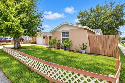 Casa en venta en Tampa, Florida, 2 dormitorios, 123.75 m2 № 2428775 - foto 3
