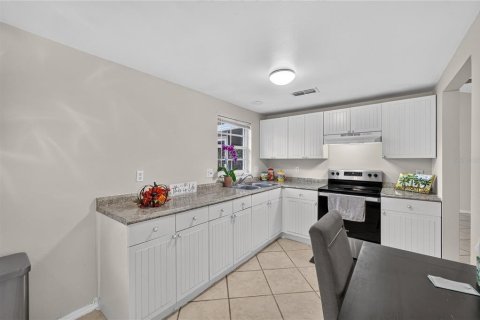 Casa en venta en Tampa, Florida, 2 dormitorios, 123.75 m2 № 2428775 - foto 12