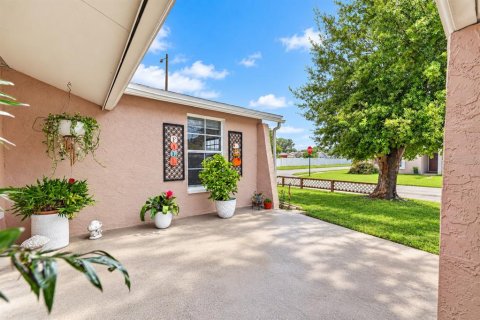 Casa en venta en Tampa, Florida, 2 dormitorios, 123.75 m2 № 2428775 - foto 5