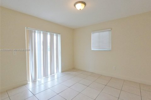 Casa en alquiler en Lake Worth, Florida, 2 dormitorios, 78.04 m2 № 2078124 - foto 4