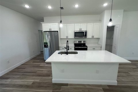House in Citrus Springs, Florida 3 bedrooms, 143.81 sq.m. № 1894395 - photo 4