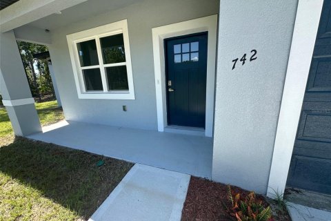 House in Citrus Springs, Florida 3 bedrooms, 143.81 sq.m. № 1894395 - photo 2
