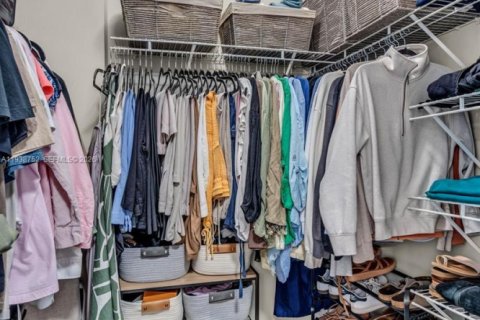 Condo in Aventura, Florida, 1 bedroom  № 1996443 - photo 18