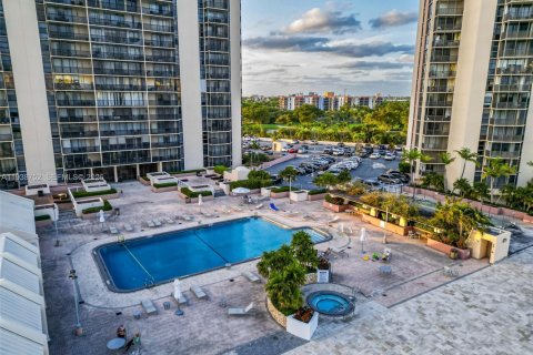 Condo in Aventura, Florida, 1 bedroom  № 1996443 - photo 8