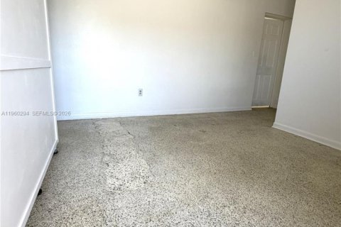 Condo in Miami, Florida, 1 bedroom № 2020197 - photo 4