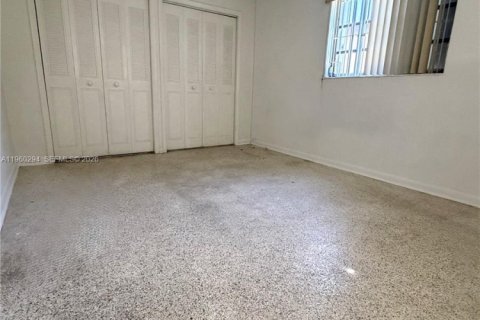 Condo in Miami, Florida, 1 bedroom № 2020197 - photo 7