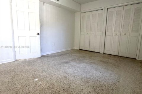 Condo in Miami, Florida, 1 bedroom № 2020197 - photo 6