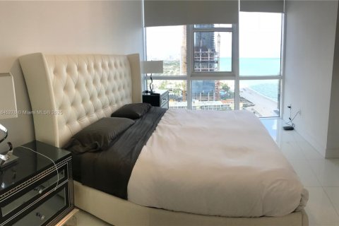 Condominio en venta en Sunny Isles Beach, Florida, 1 dormitorio, 89 m2 № 1842439 - foto 12