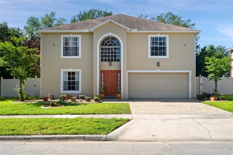 House in Apopka, Florida 4 bedrooms, 279.54 sq.m. № 2093160