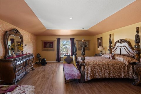 House in Apopka, Florida 4 bedrooms, 279.54 sq.m. № 2093160 - photo 10