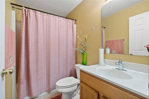 House in Apopka, Florida 4 bedrooms, 279.54 sq.m. № 2093160 - photo 15