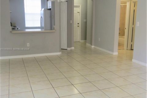 Снять в аренду таунхаус в Хомстед, Флорида 3 спальни, 128.02м2, № 2019833 - фото 19