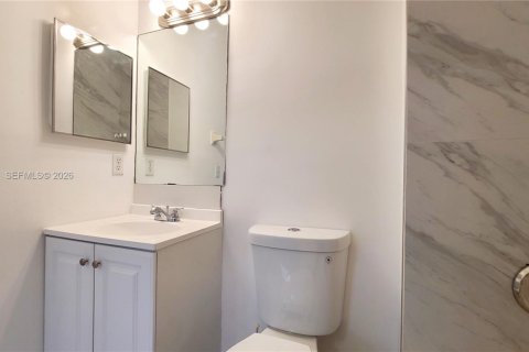 Снять в аренду таунхаус в Хомстед, Флорида 3 спальни, 128.02м2, № 2019833 - фото 15