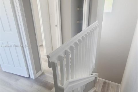 Снять в аренду таунхаус в Хомстед, Флорида 3 спальни, 128.02м2, № 2019833 - фото 18