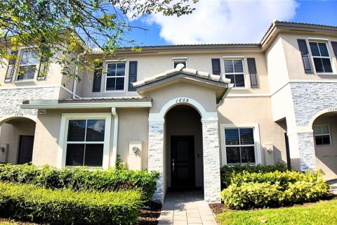 Villa ou maison à louer à Homestead, Floride: 3 chambres, 123.37 m2 № 1986968 - photo 2