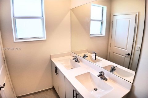 Villa ou maison à louer à Homestead, Floride: 3 chambres, 123.37 m2 № 1986968 - photo 23