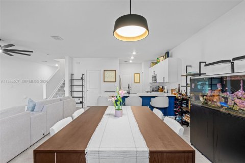 Townhouse in Dania Beach, Florida 3 bedrooms, 176.14 sq.m. № 2064024 - photo 9