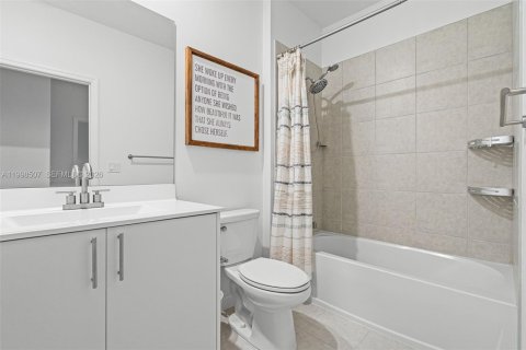 Townhouse in Dania Beach, Florida 3 bedrooms, 176.14 sq.m. № 2064024 - photo 30