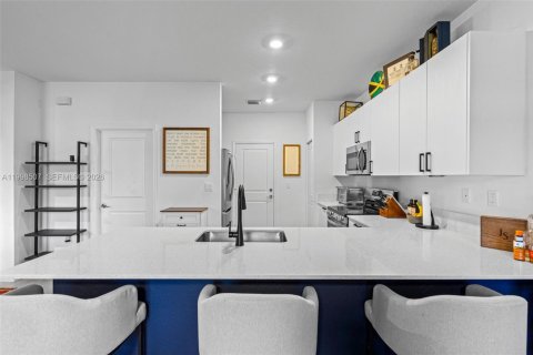 Townhouse in Dania Beach, Florida 3 bedrooms, 176.14 sq.m. № 2064024 - photo 11