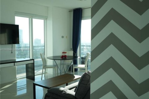 Купить кондоминиум в Майами, Флорида 1 спальня, 54.35м2, № 2053691 - фото 3