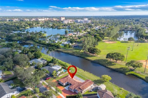 Купить виллу или дом в Майами, Флорида 6 спален, 315.68м2, № 1989336 - фото 2