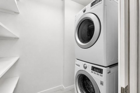 Купить кондоминиум в Уэст-Палм-Бич, Флорида 5 комнат, 137.03м2, № 2240580 - фото 18