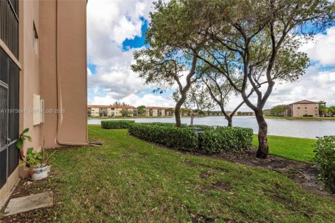 Condominio en venta en Pembroke Pines, Florida, 2 dormitorios, 105.63 m2 № 2260657 - foto 26