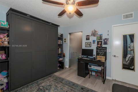 Condominio en venta en Pembroke Pines, Florida, 2 dormitorios, 105.63 m2 № 2260657 - foto 10