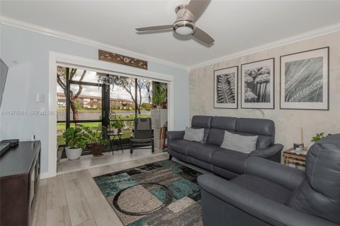Condominio en venta en Pembroke Pines, Florida, 2 dormitorios, 105.63 m2 № 2260657 - foto 13
