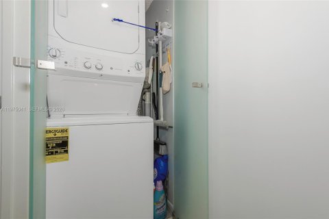 Condominio en venta en Pembroke Pines, Florida, 2 dormitorios, 105.63 m2 № 2260657 - foto 27