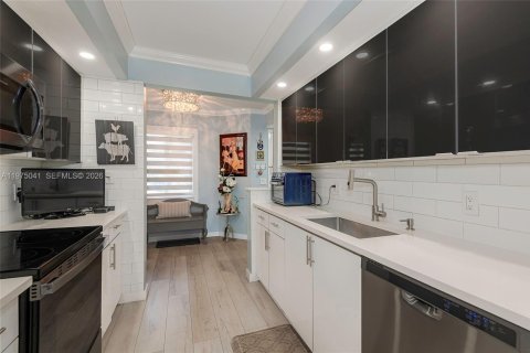 Condominio en venta en Pembroke Pines, Florida, 2 dormitorios, 105.63 m2 № 2260657 - foto 19