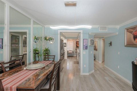 Condominio en venta en Pembroke Pines, Florida, 2 dormitorios, 105.63 m2 № 2260657 - foto 17