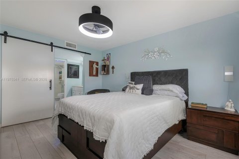 Condominio en venta en Pembroke Pines, Florida, 2 dormitorios, 105.63 m2 № 2260657 - foto 5
