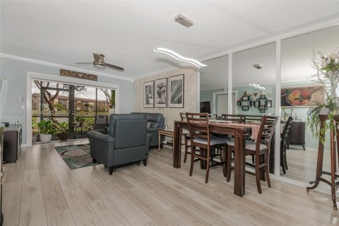 Condominio en Pembroke Pines, Florida, 2 dormitorios № 2260657