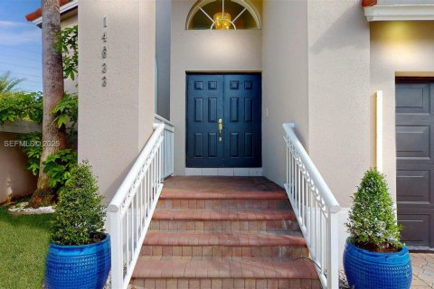 Casa en venta en Miami, Florida, 4 dormitorios, 222.87 m2 № 1982404 - foto 19