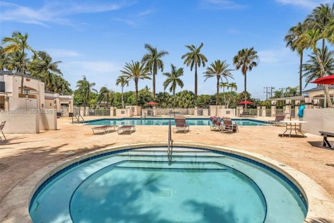 Casa en venta en Miami, Florida, 4 dormitorios, 222.87 m2 № 1982404 - foto 27