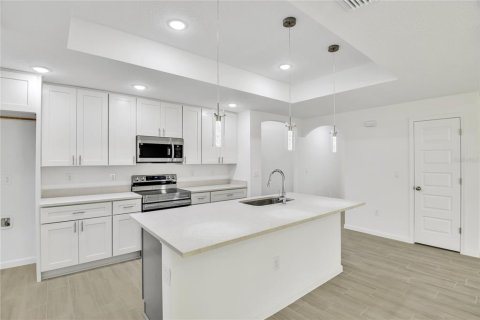 House in Kissimmee, Florida 4 bedrooms, 162.21 sq.m. № 1614499 - photo 8